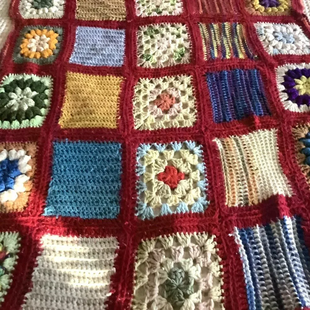 Granny‎ Square Afghan Blanket Throw Crochet Red Multi Color 84x35 in Vintage